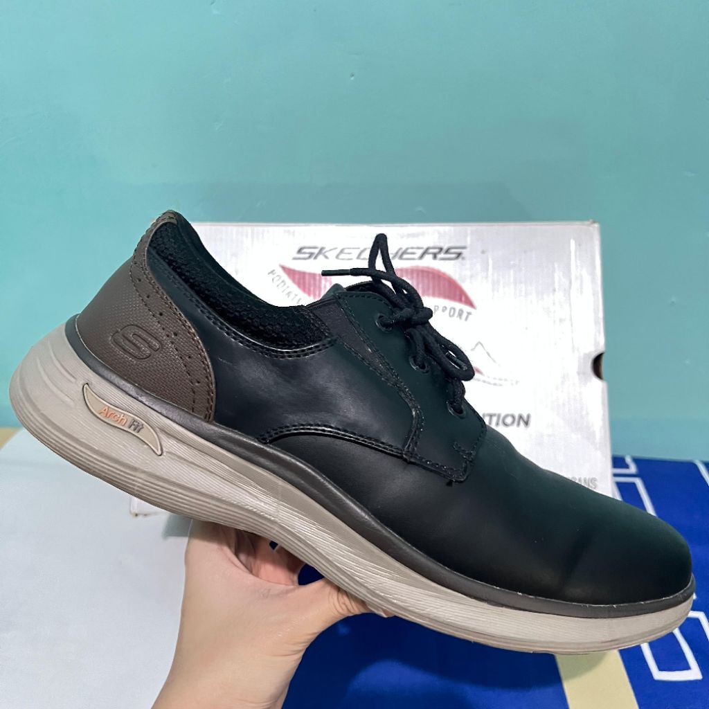Sepatu Pria Skechers Darlo Yorba Black Kulit
