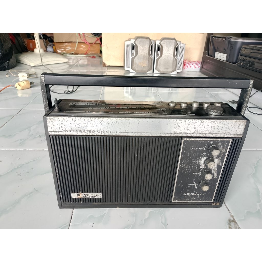 Radio vintage Sharp