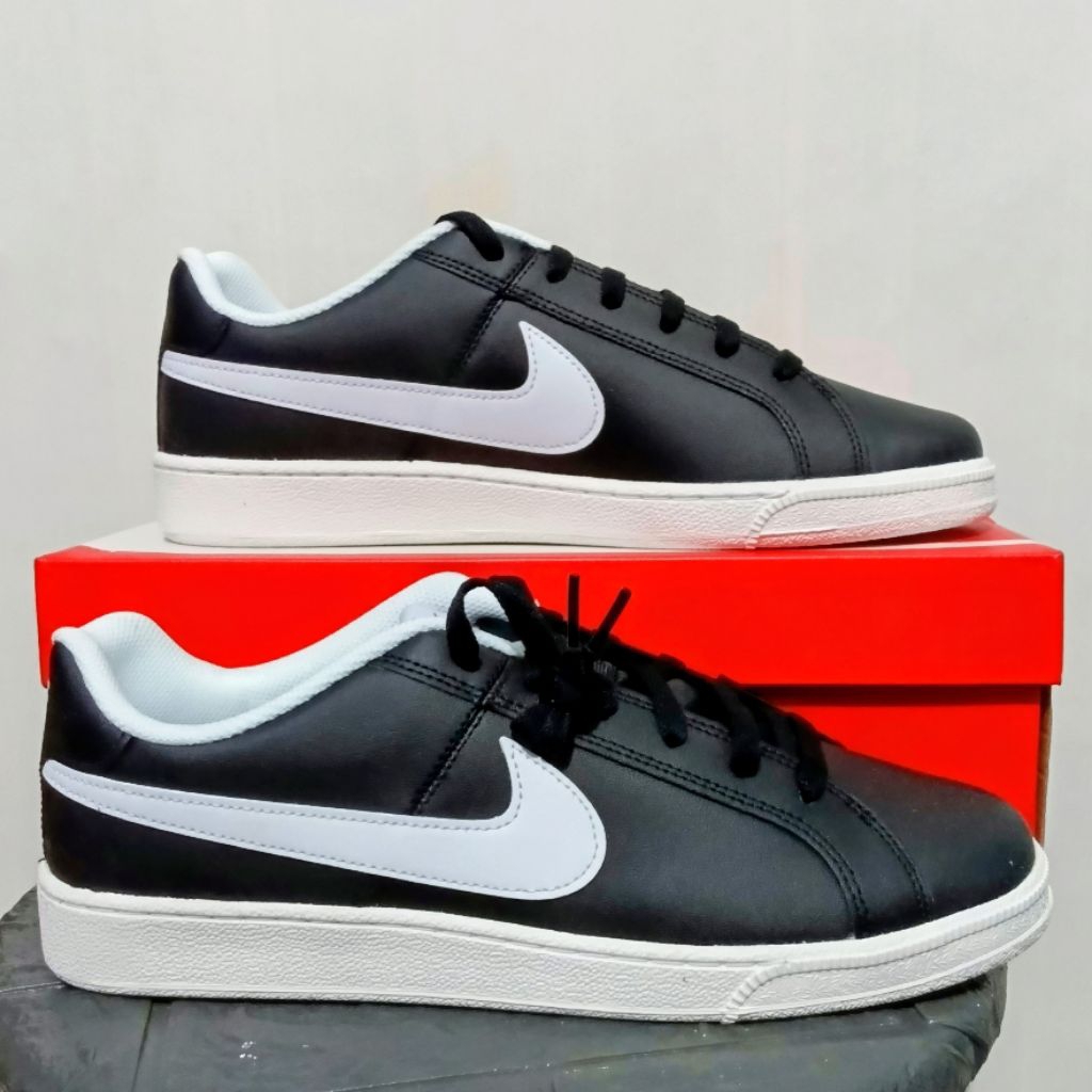 Sepatu WMNS Nike Court Royale white/Black 749867 010