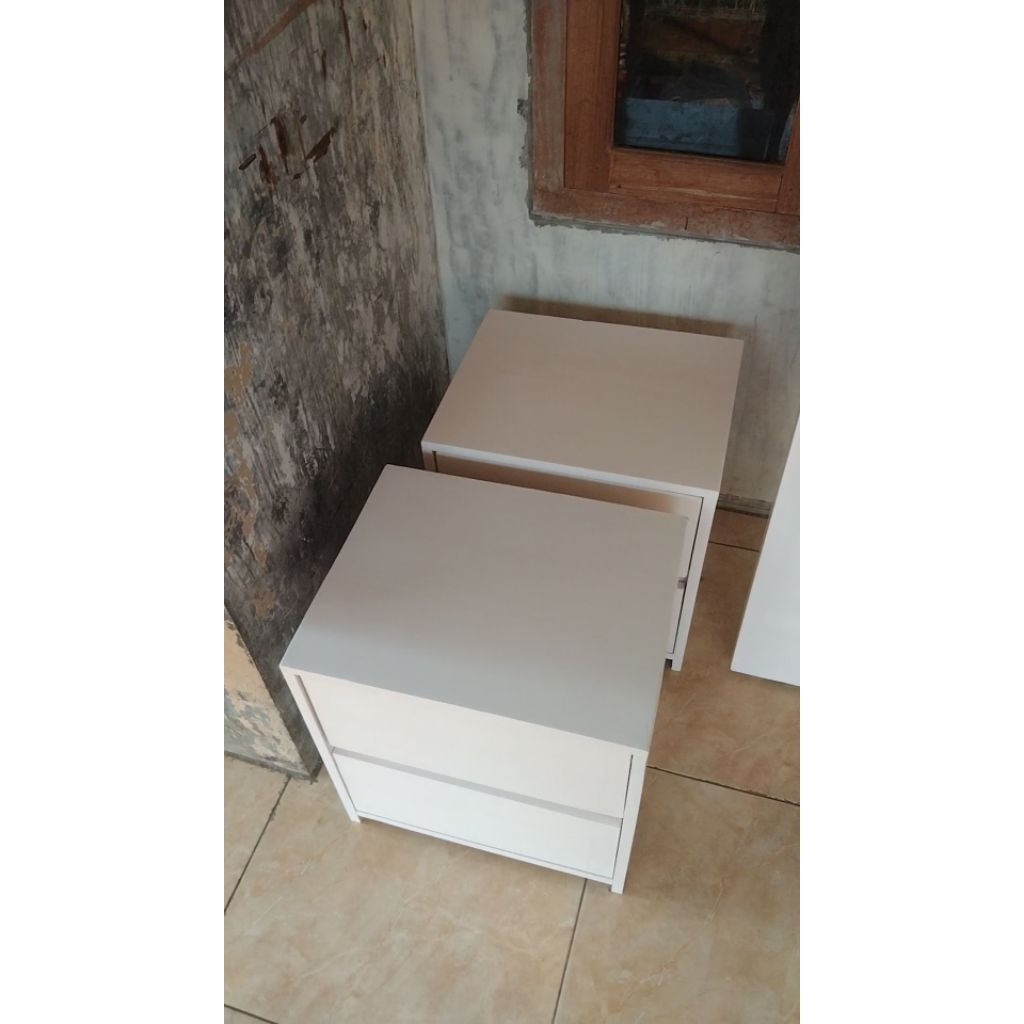 nakas minimalis kayu Mahoni solid