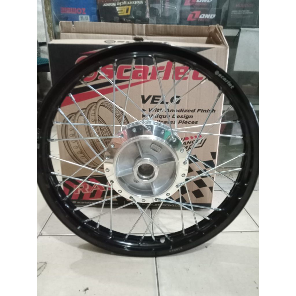 velg / pelek jari jari belakang Scarlet Vixion New NVL / NVA R15V2 MX king xabre / sabre sudah di st