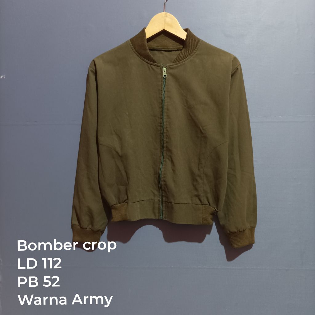 jacket bomber crop wanita dewasa warna army second brand| atasan bekas PL