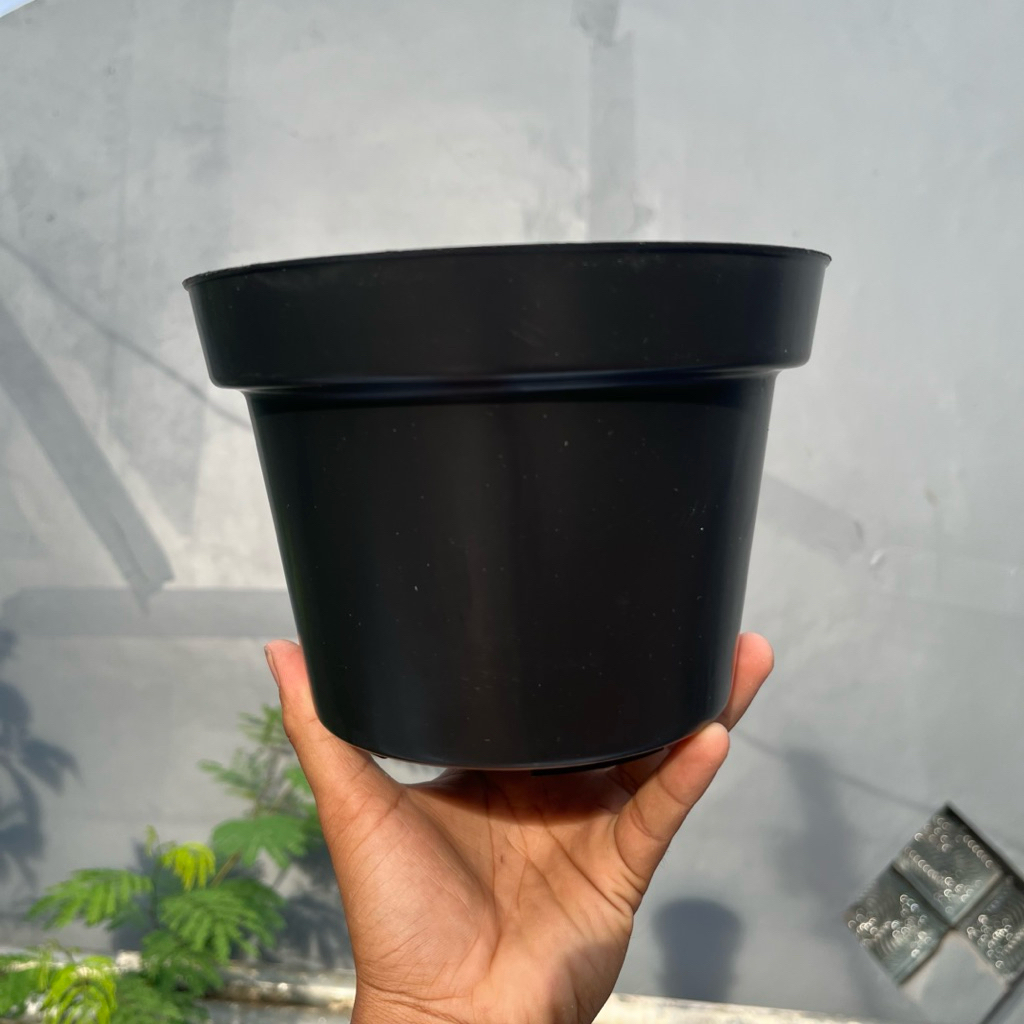 Paket Murah 1 Lusin Pot 20cm Polos / Pot Bunga Murah / Pot Plastik Murah / Pot 20 Hitam