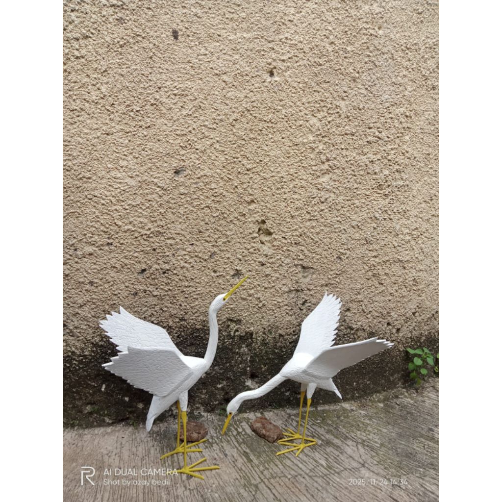 patung burung bangau dekorasi taman