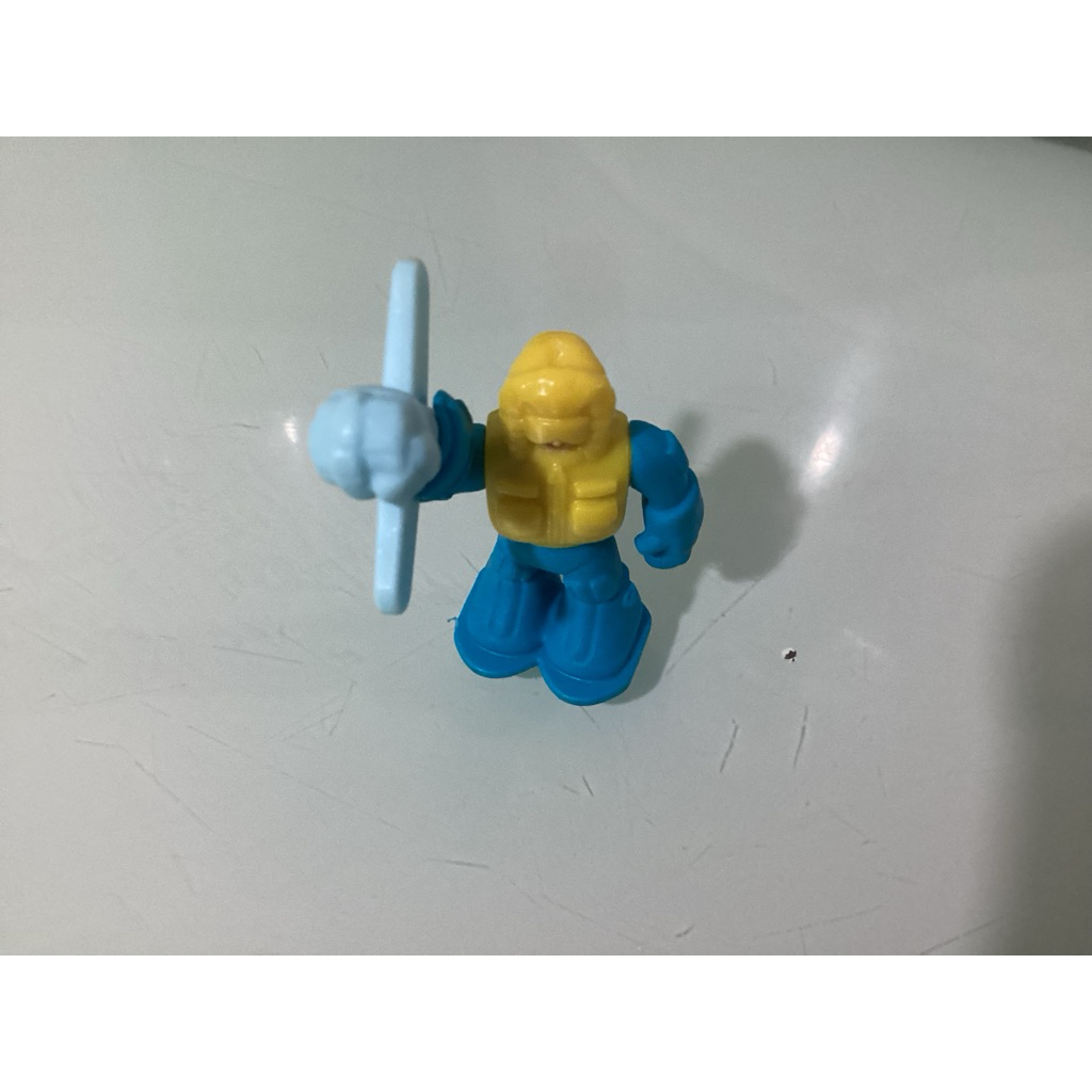 Mainan Figur KinderJoy