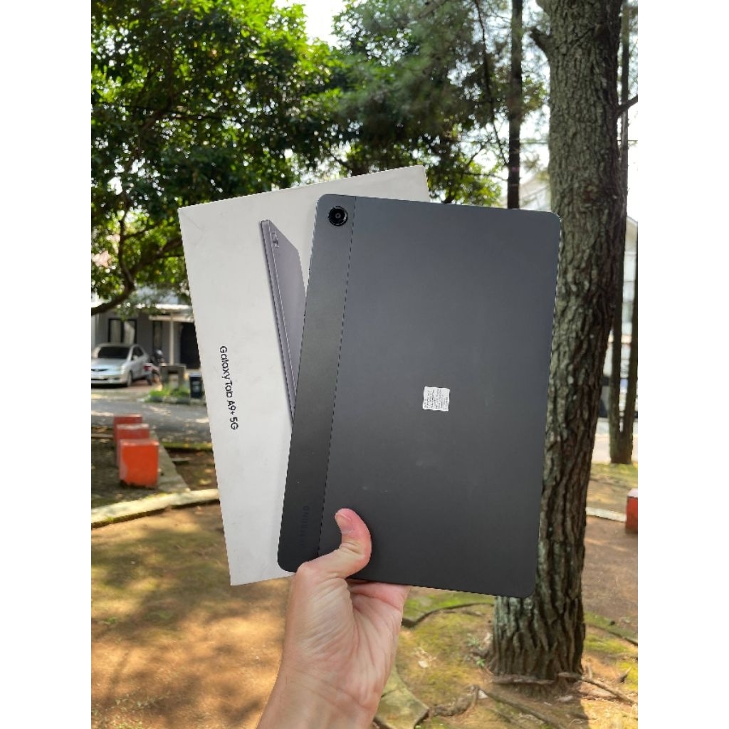 Tablet Samsung Galaxy Tab A9 Plus 5G 8/128GB Kondisi Bekas Garansi Samsung Indonesia