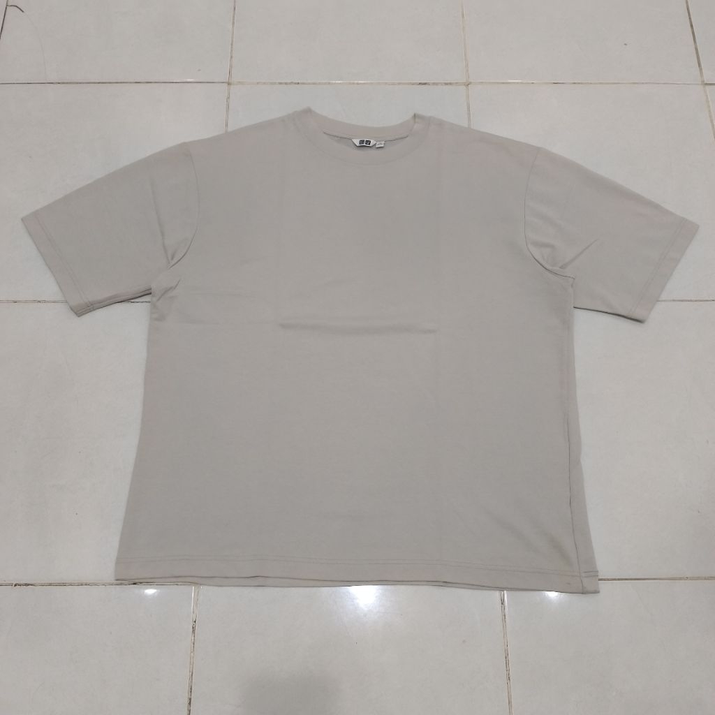 kaos t-shirt cotton Uniqlo U airism nude beige size XXL oversized original murah