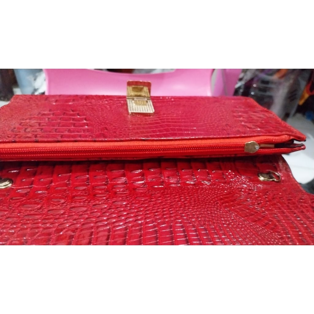 preloved Tas handbag glossy red