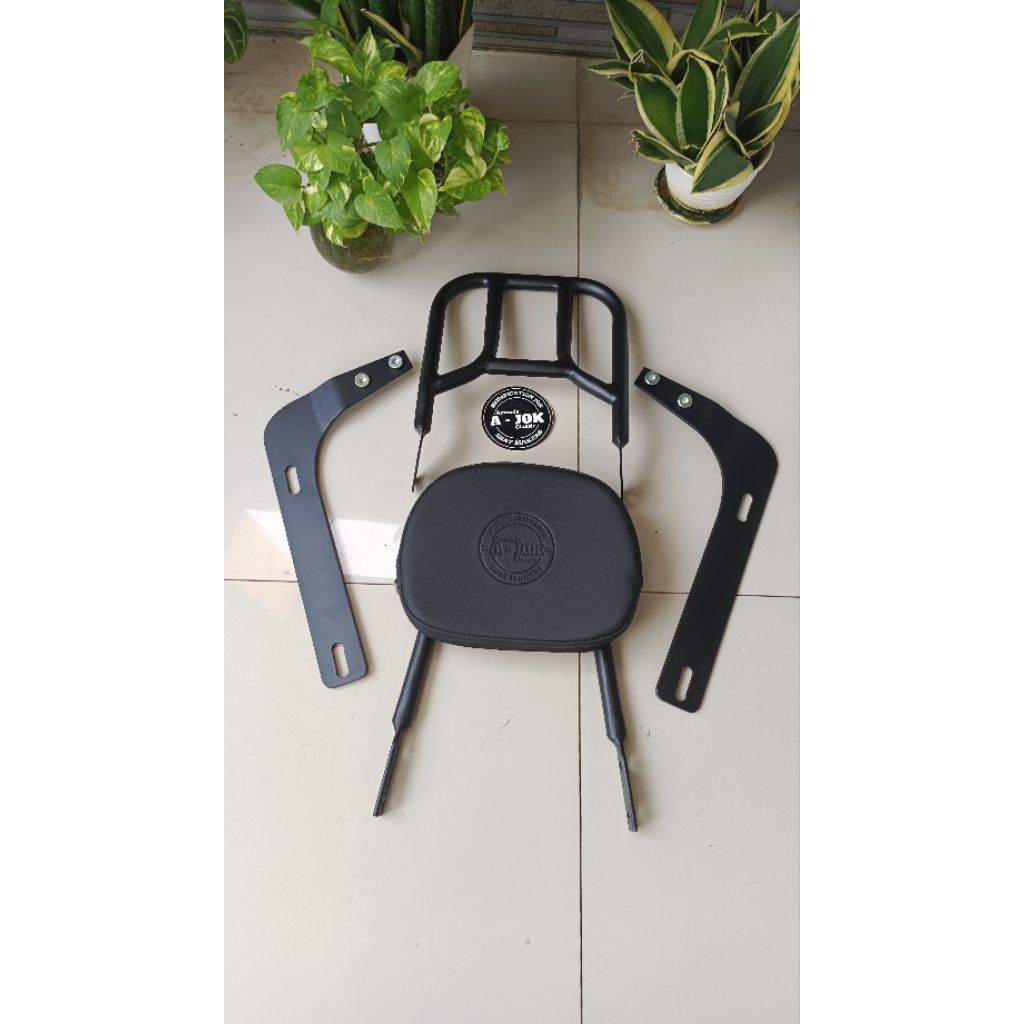 SANDARAN HONDA REBEL 500 CC