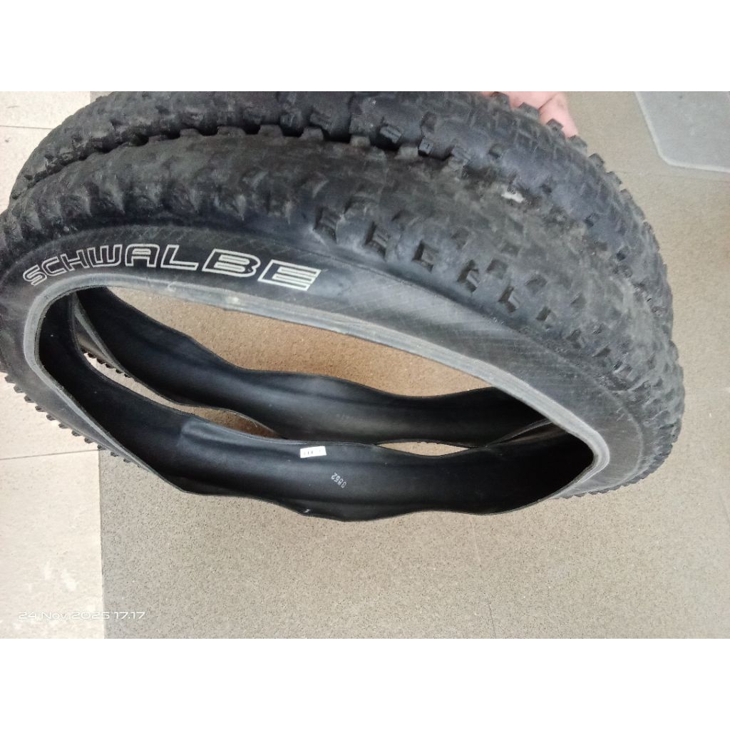 Ban Luar Schwalbe 26 x 2.25