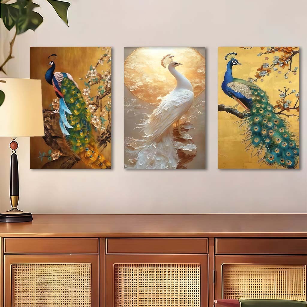 Lukisan Dinding Burung Merak Klasik - Dekorasi Elegan Warna Emas & Biru untuk Ruang Tamu Mewah