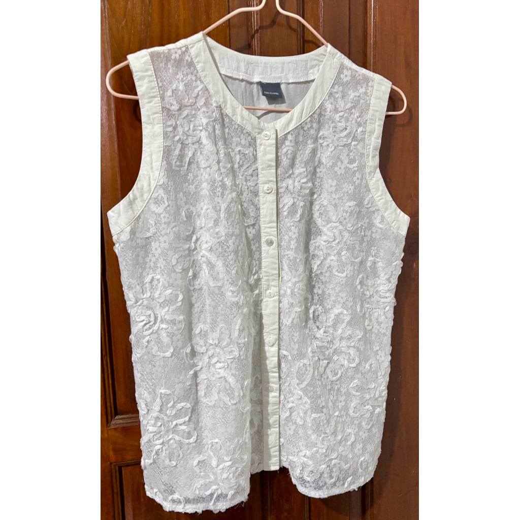 This is April X mahalini Vest