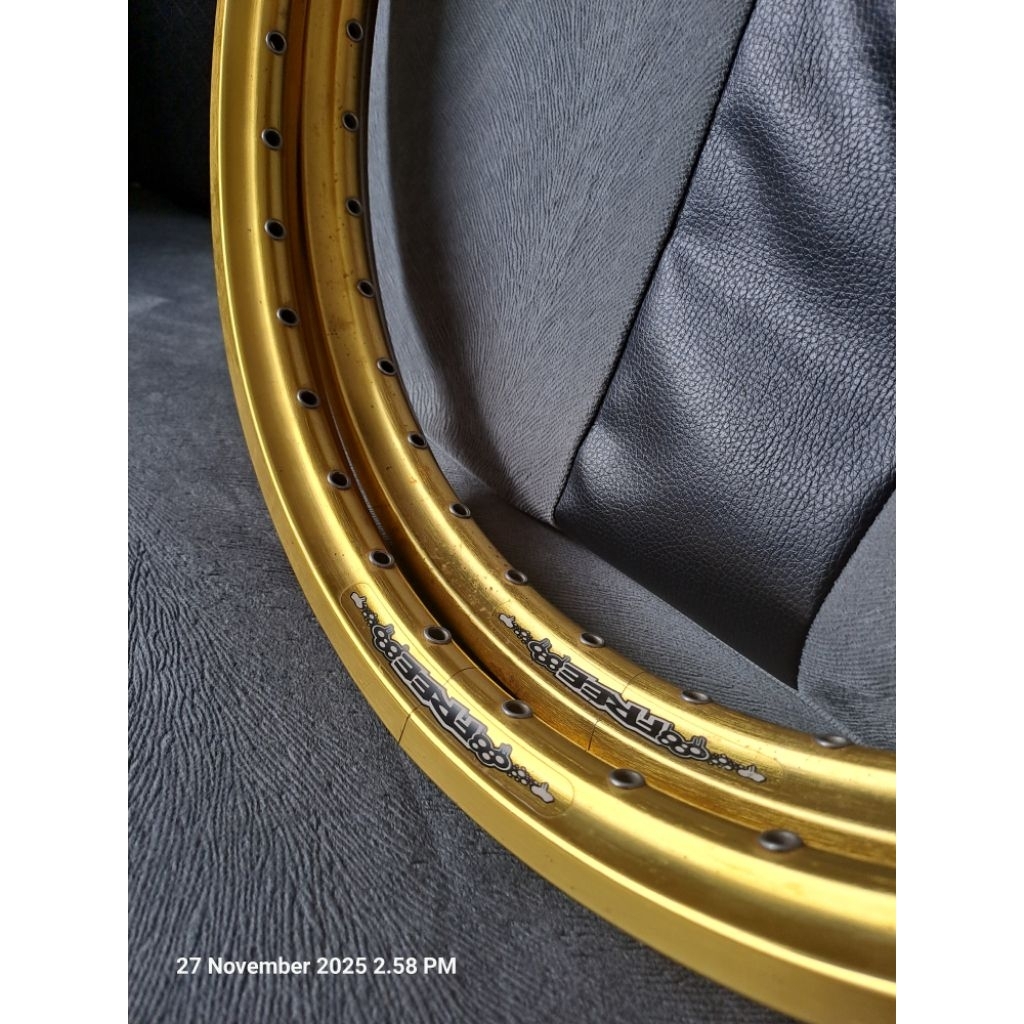 Rims 20 Inch - United Free (Satu Set, 2 Pcs)