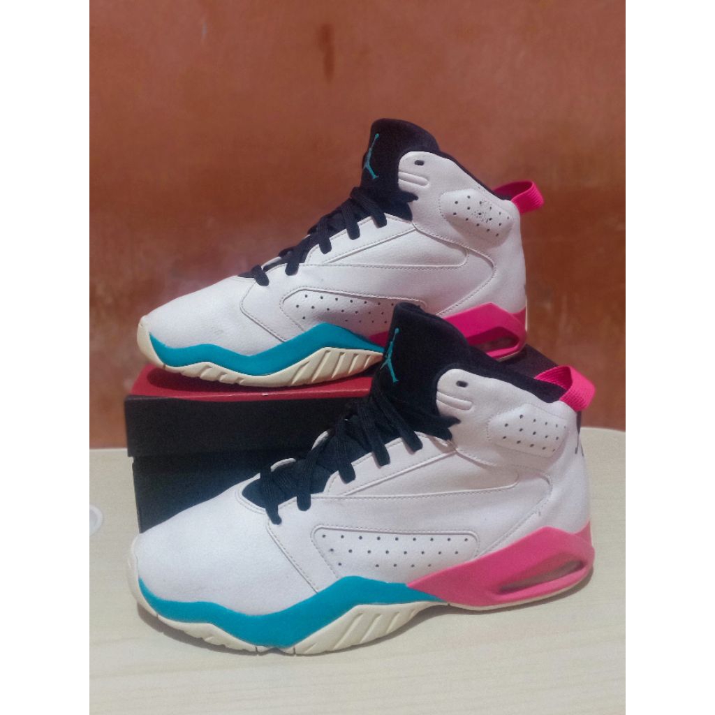 sepatu basket second size 43