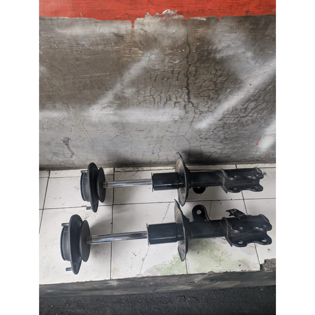 shock depan avanza/xenia 2012 up