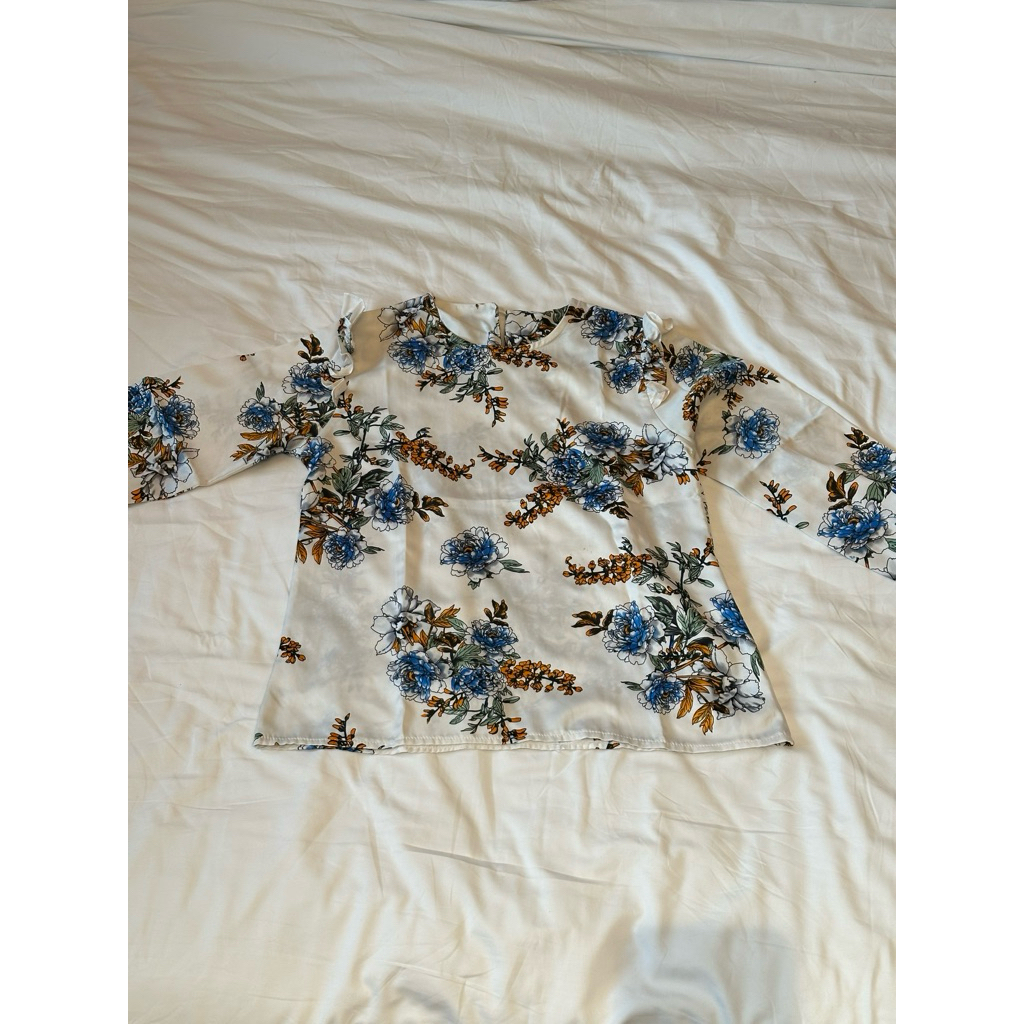 [PRELOVED] Floral blouse