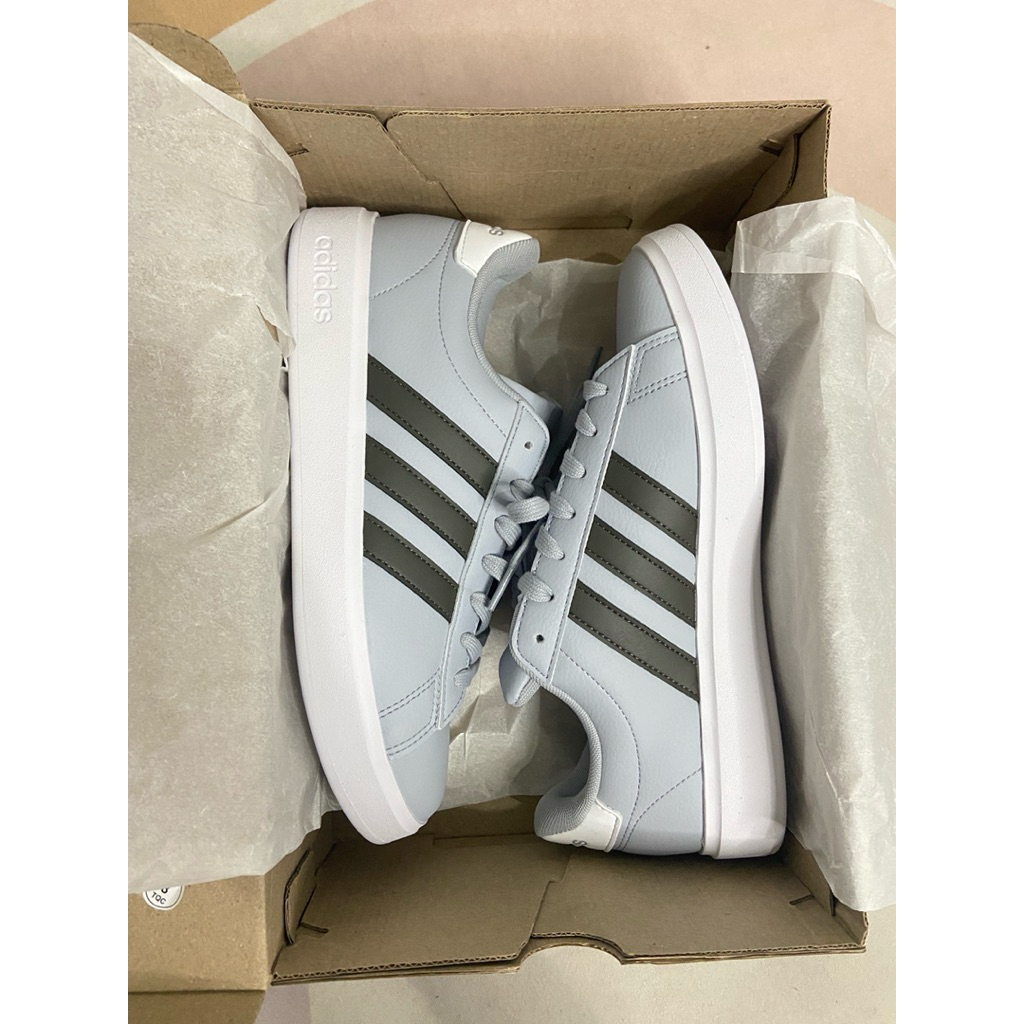SEPATU ADIDAS SNEAKERS ORIGINAL
