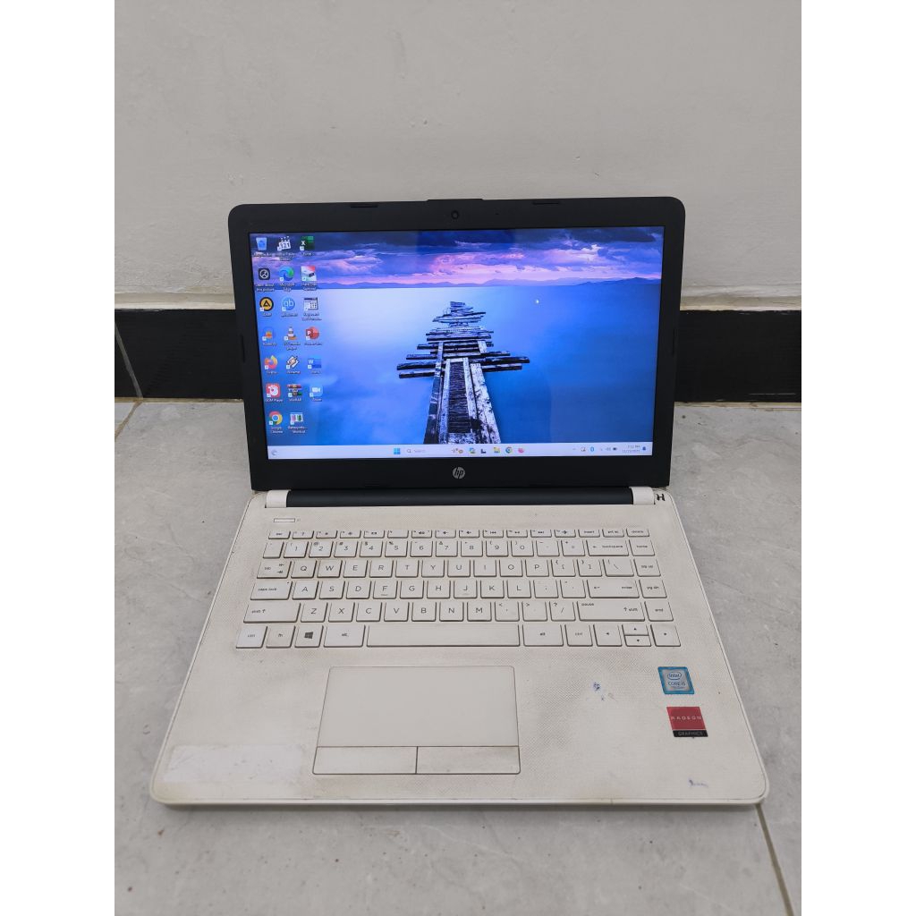 Hp 14 Bw Core i5 Gen 7 AMD Radeon 520 RAM 4GB SSD 128GB