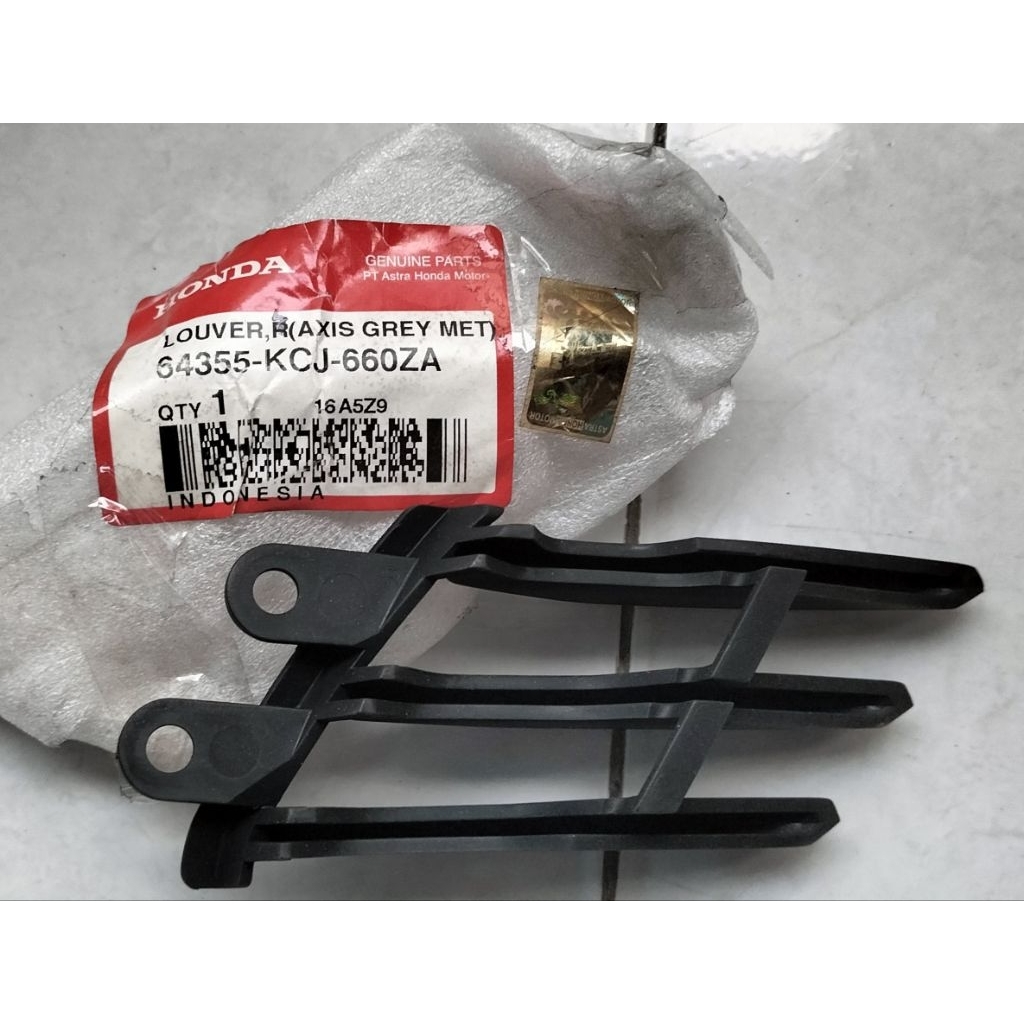 64355-KCJ-660ZA LOUVER Sayap Tangki Honda Tiger Revo Kanan ORI AHM