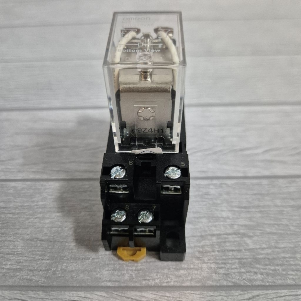 RELAY LY2 220VAC OMRON + SOCKET OMRON ORI
