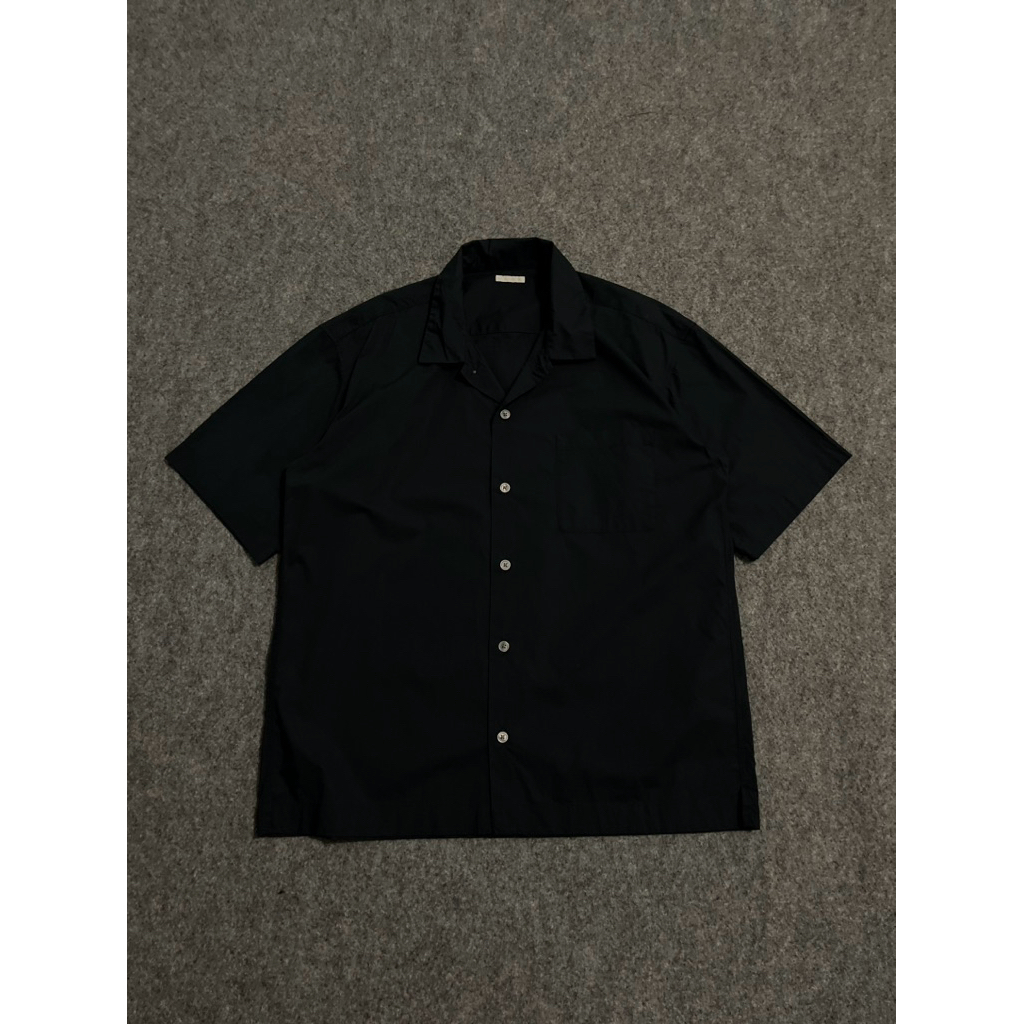 Kemeja Oversize Boxy Fit GU Uniqlo Basic Essential Black Open Collar Shirt