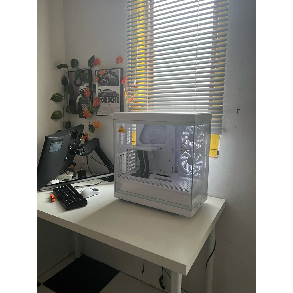 Case Hyte Y40 Snow White Like New