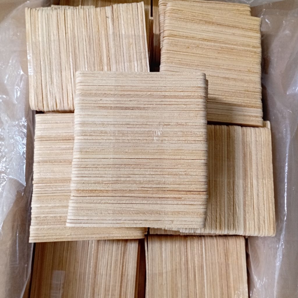 Stik es krim untuk kerajinan. Terbuat dari kayu pinus, 1 pack terdapat 50 batang