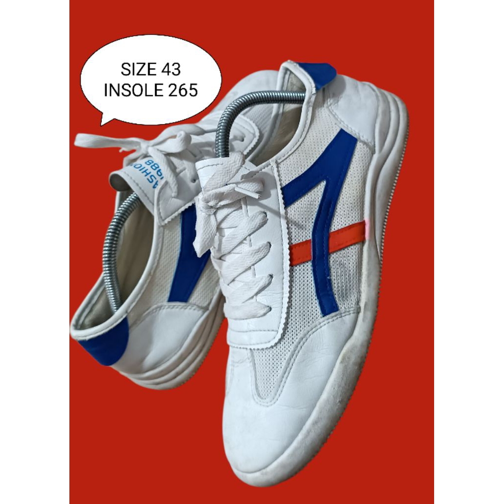SEPATU SNEAKERS PRELOVED SIZE 43