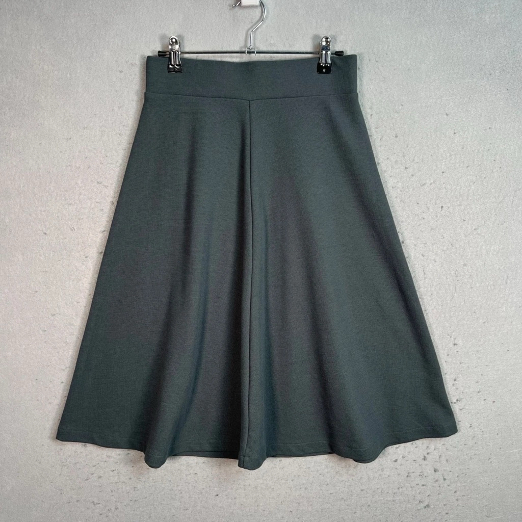 Rok Uniqlo Flare midi