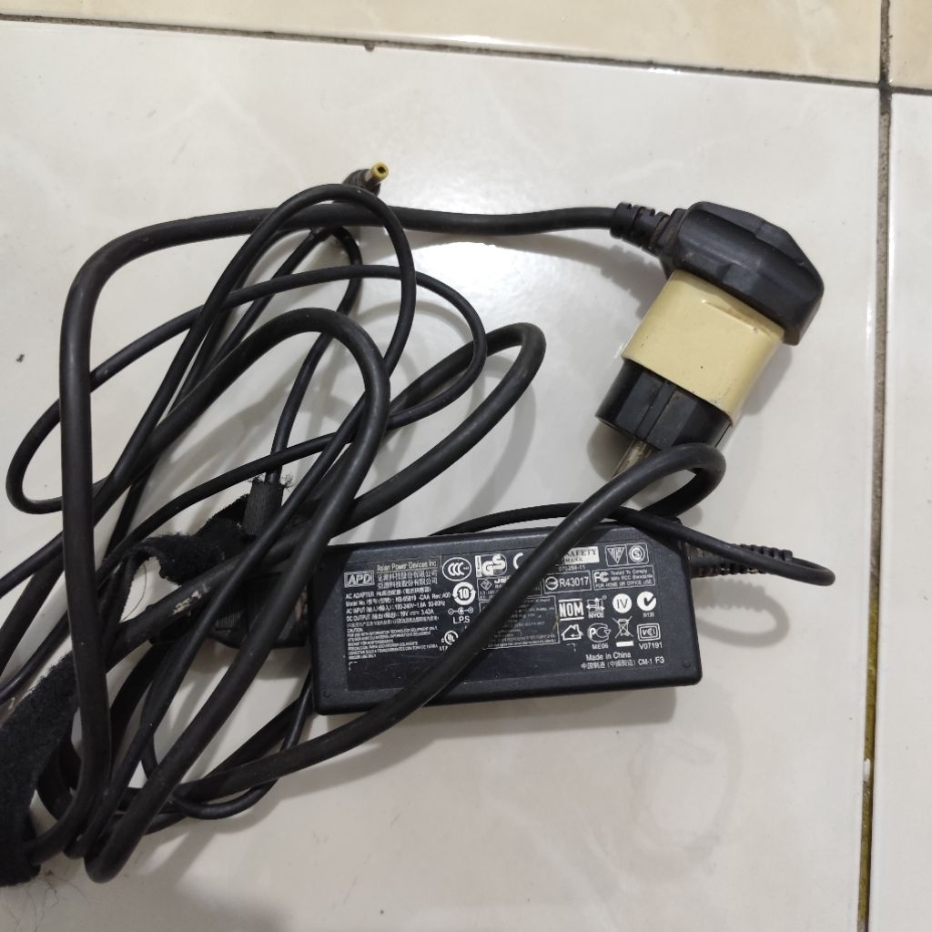 charger bekas laptop compaq 510 19v 3.42A