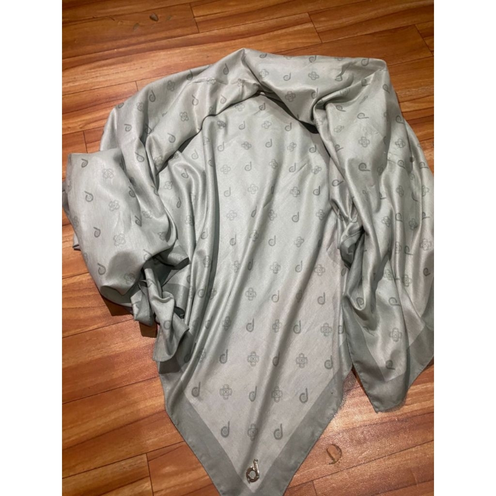 deenay hijab preloved