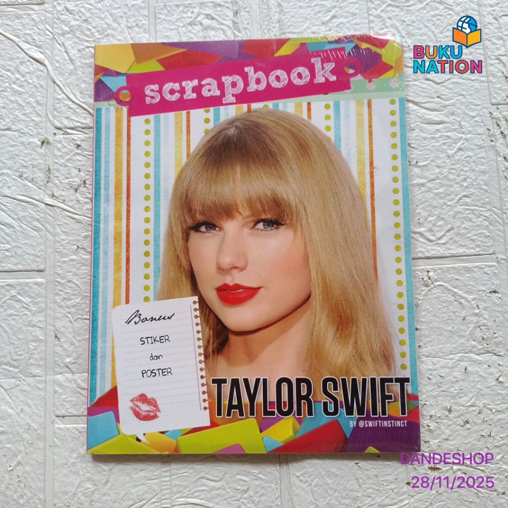 Taylor Swift Scrapbook (Buku ini Terbit Saat Era Red)