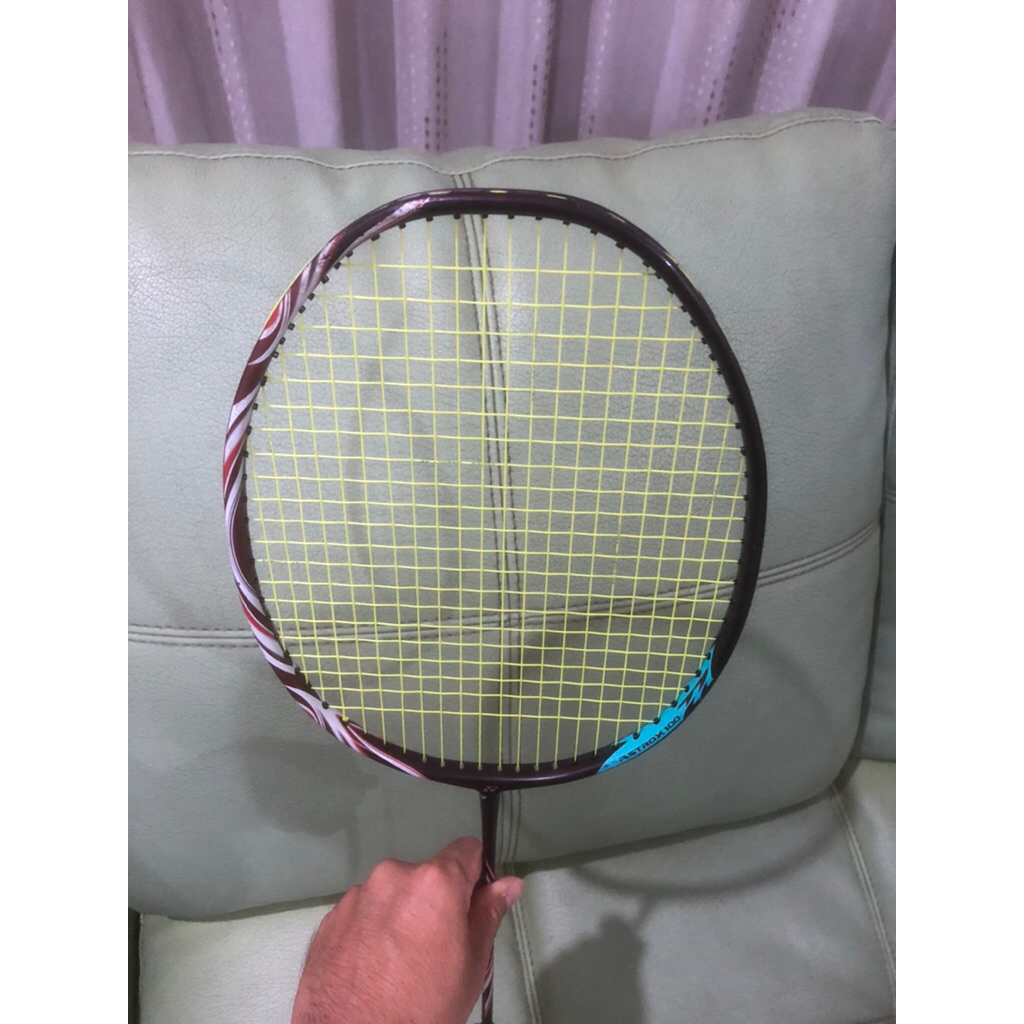 RAKET YONEX ASTROX 100ZZ 4UG5 Kurenai LIKE NEW SECOND BEKAS BERKUALITAS