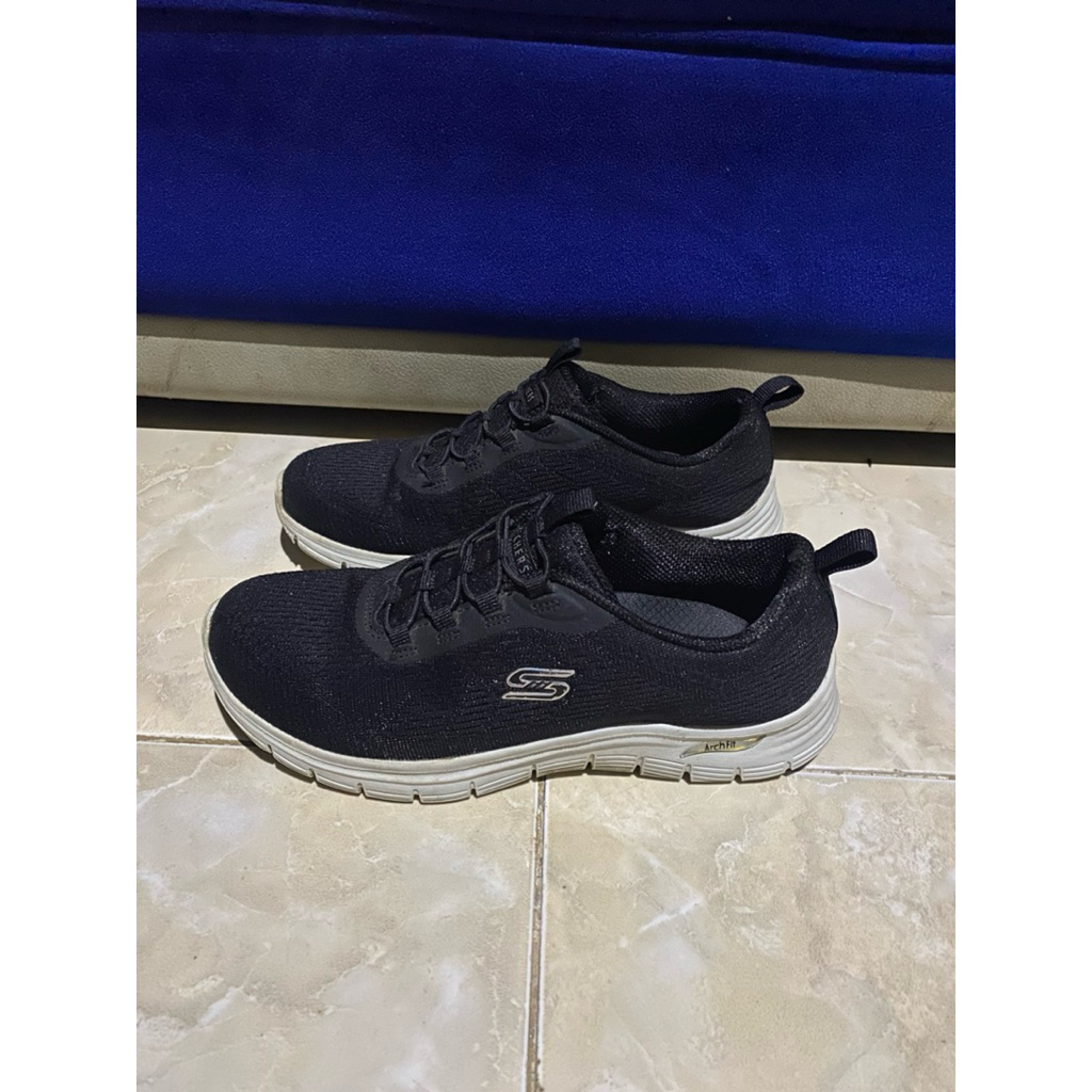 Skechers Arch-Fit Vista