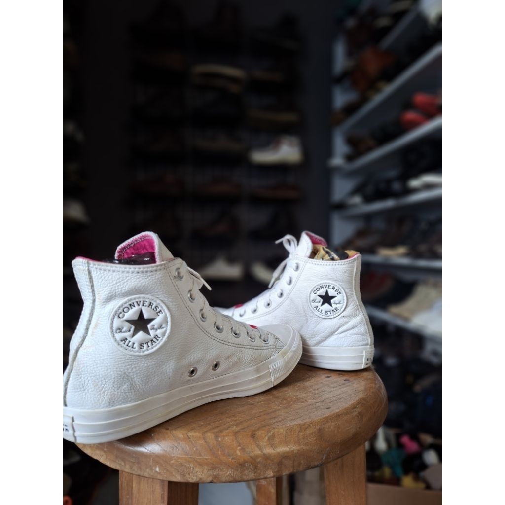 Sepatu Converse kulit all star size 39