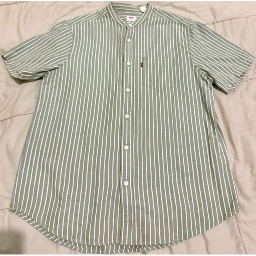 [LEVIS] Kemeja Cowo Sage size L 100rb