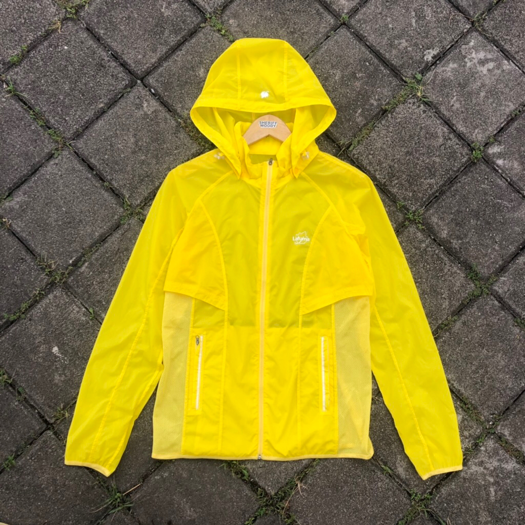 outdoor lighweight lafuma waterproof preloved not arcteryx