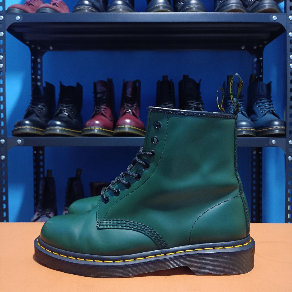 Dr Martens 1460 Green Smooth Leather Boots Size 42 docmart dr. martens
