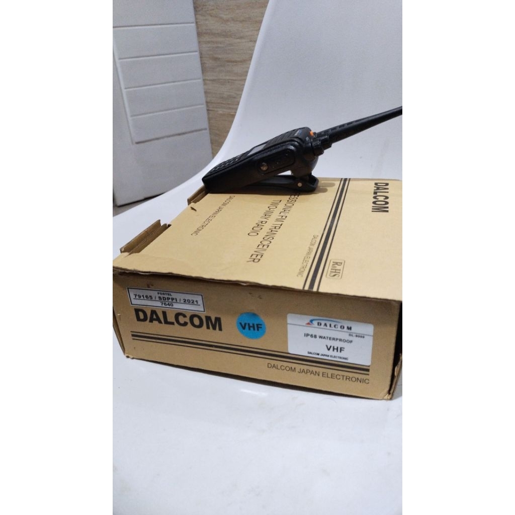 Dalcom vhf DL9000