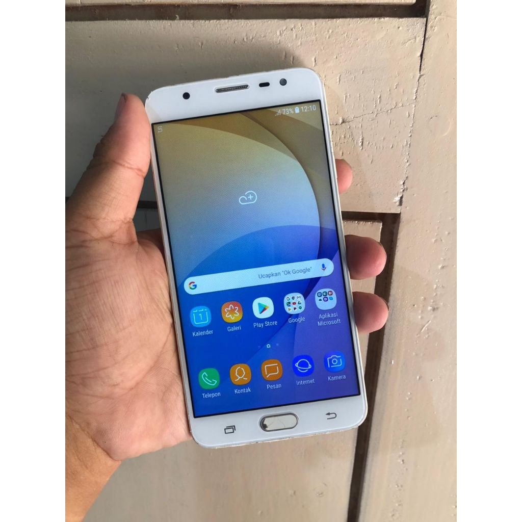 Di jual Hp Samsung J7 prime ram 3/32 Barang Bagus Normal Siap Pakai