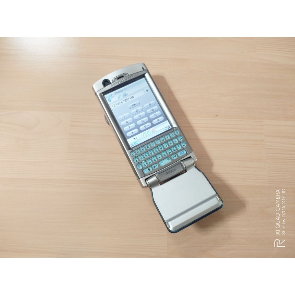 Bahan Sony Ericsson P990i All Operator