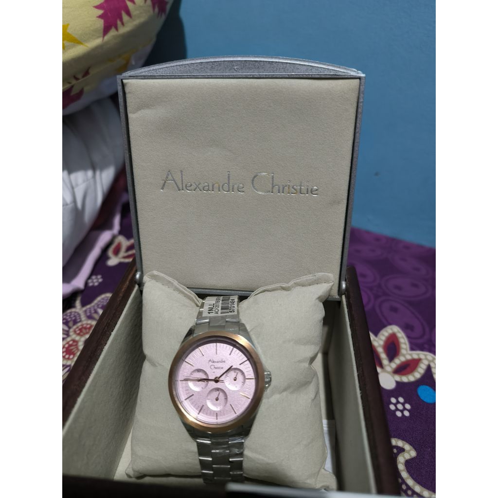 Alexander Christie Cewek