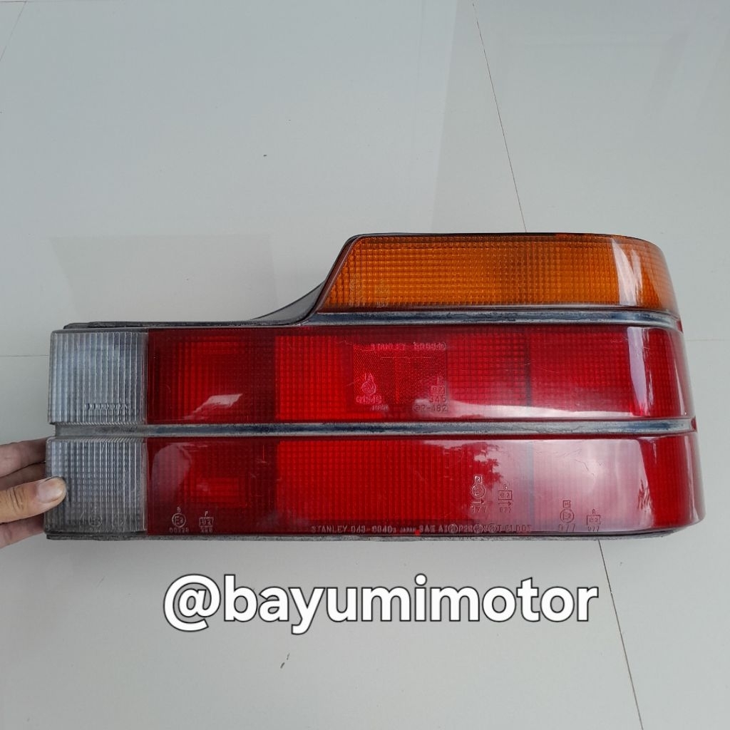 ORIGINAL Stoplamp lampu belakang mazda 626 GLX 1985 1986 KANAN