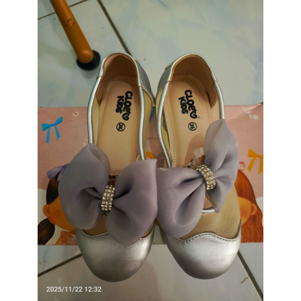 sepatu cantik anak perempuan
