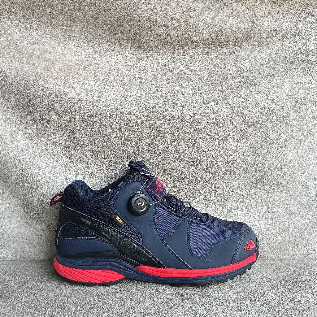 Sepatu TNF Outdoor Boa System Size 41