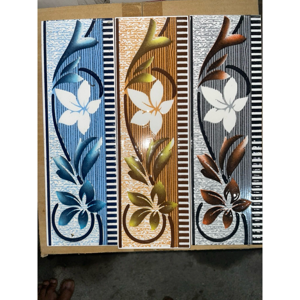 lis dinding keramik motif Sekar Ukuran 8x25cm