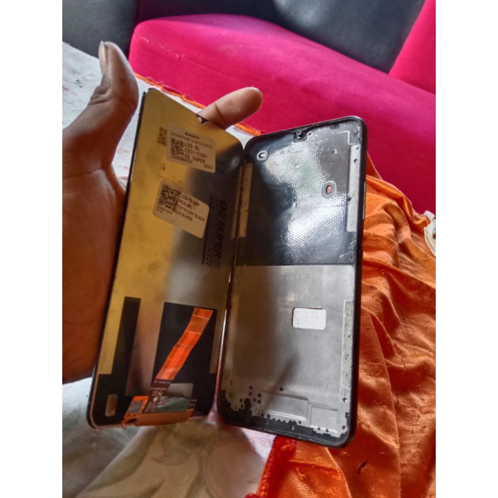 realme C21y minus