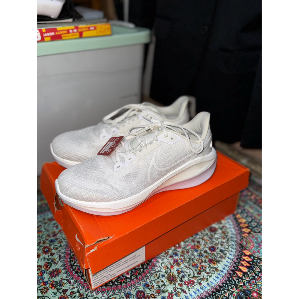 NIKE VOMERO 17 WHITE - PLATINUM TINT