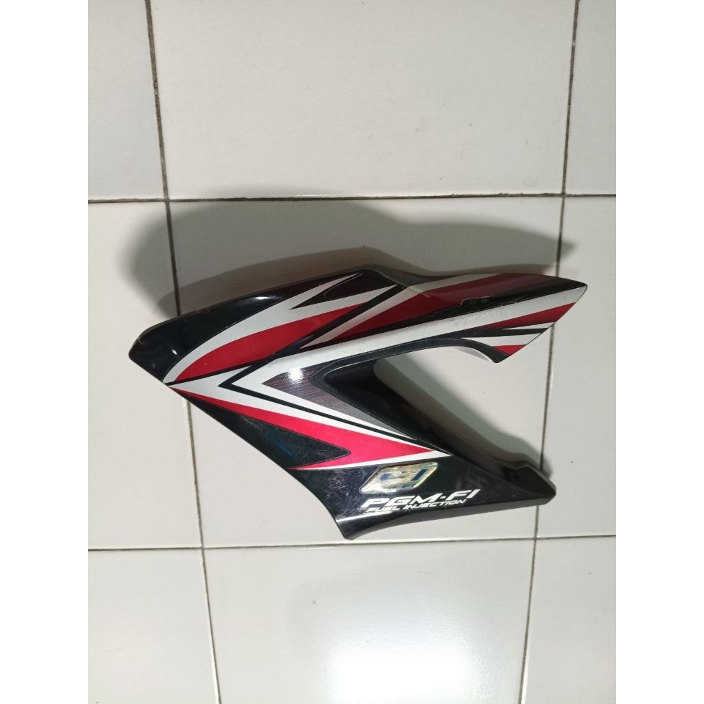 Cover sayap tangki kupingan tangki airscoop Honda cb 150 r old sebelah kiri original 2nd lepasan mot