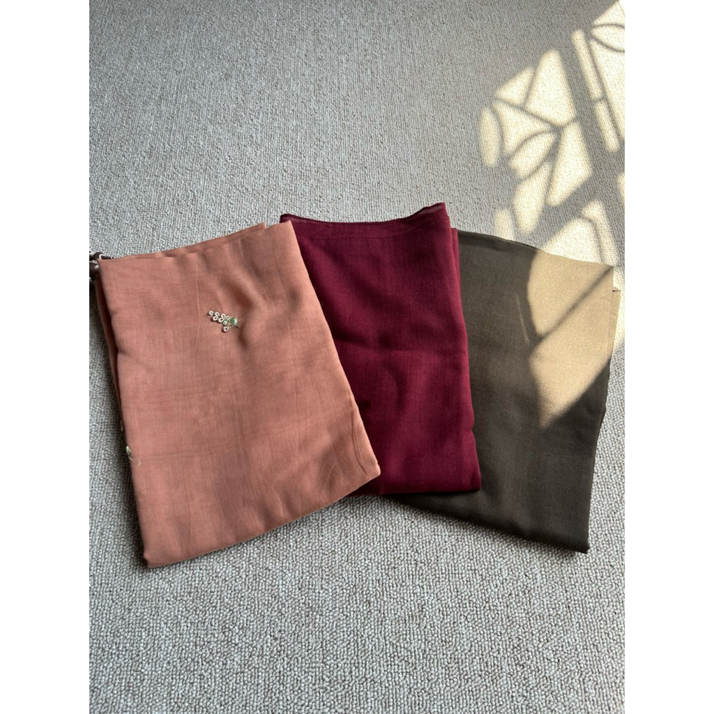 Preloved Kerudung Segiempat Paris Tassel, Paris Voal, Lasercut